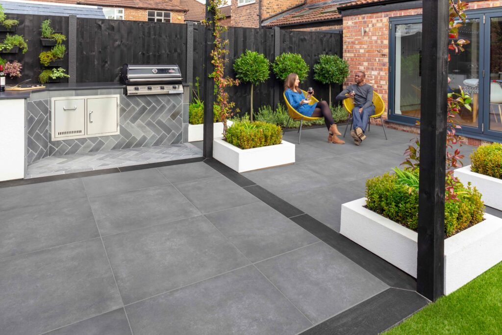 garden_patio_ideas_for_large_spaces_inline_1